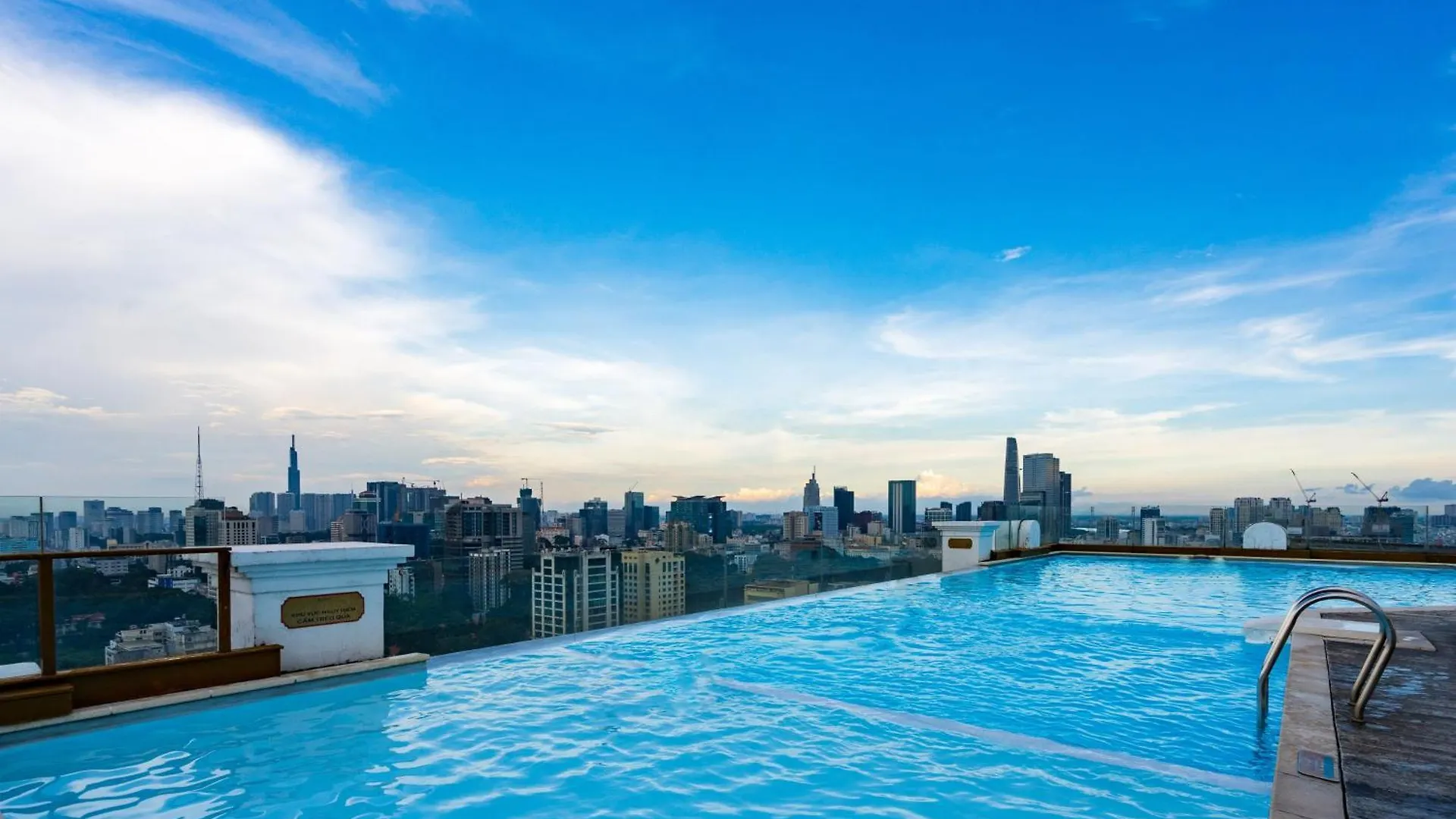 2Br 3Br Luxury Apartment Sky Pool Ho Chi Minh City 0*,  Vietnam